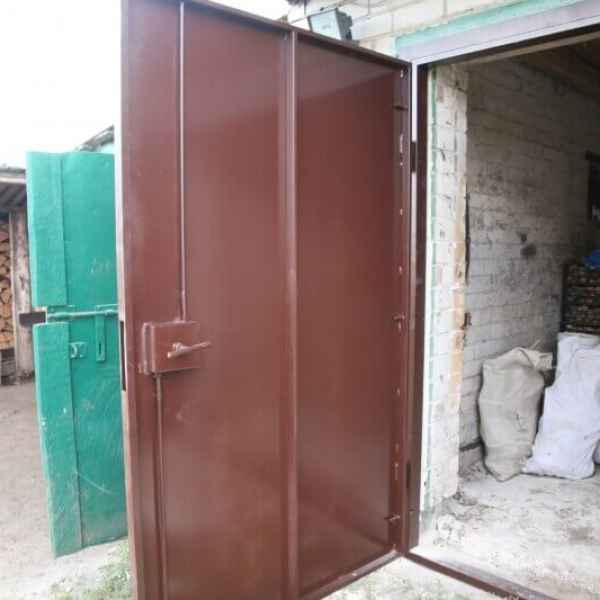 Metalinės garažo durys