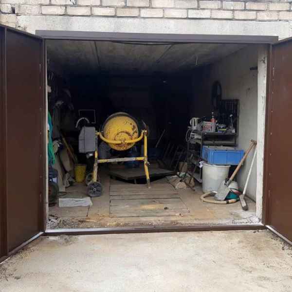 Metalinės garažo durys