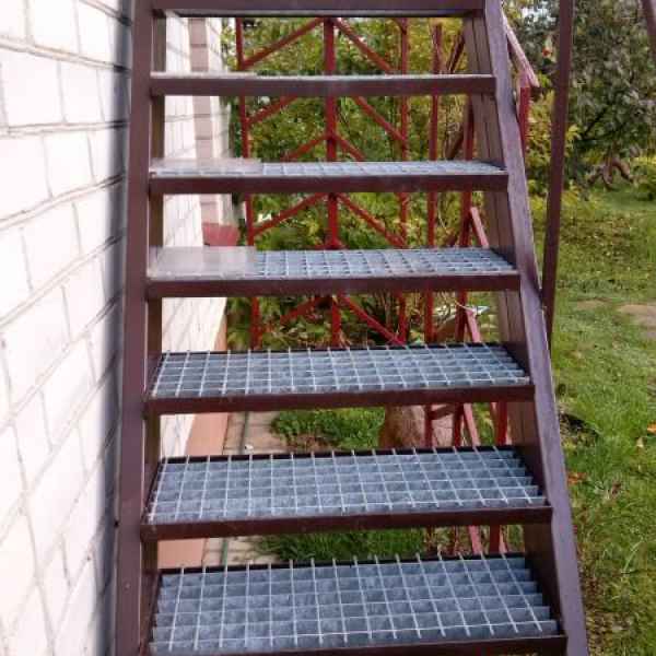 Išoriniai metaliniai laiptai