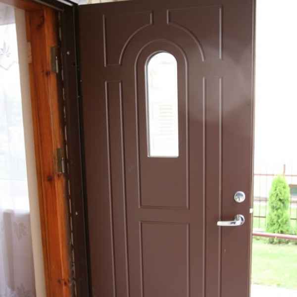 Šarvuotos metalinės lauko durys