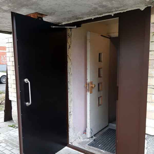 Metalinės techninės durys, Vilnius